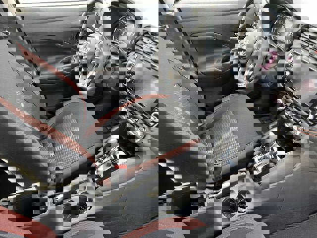 New 2025 Nissan Versa SR w/ Trunk Package image 16