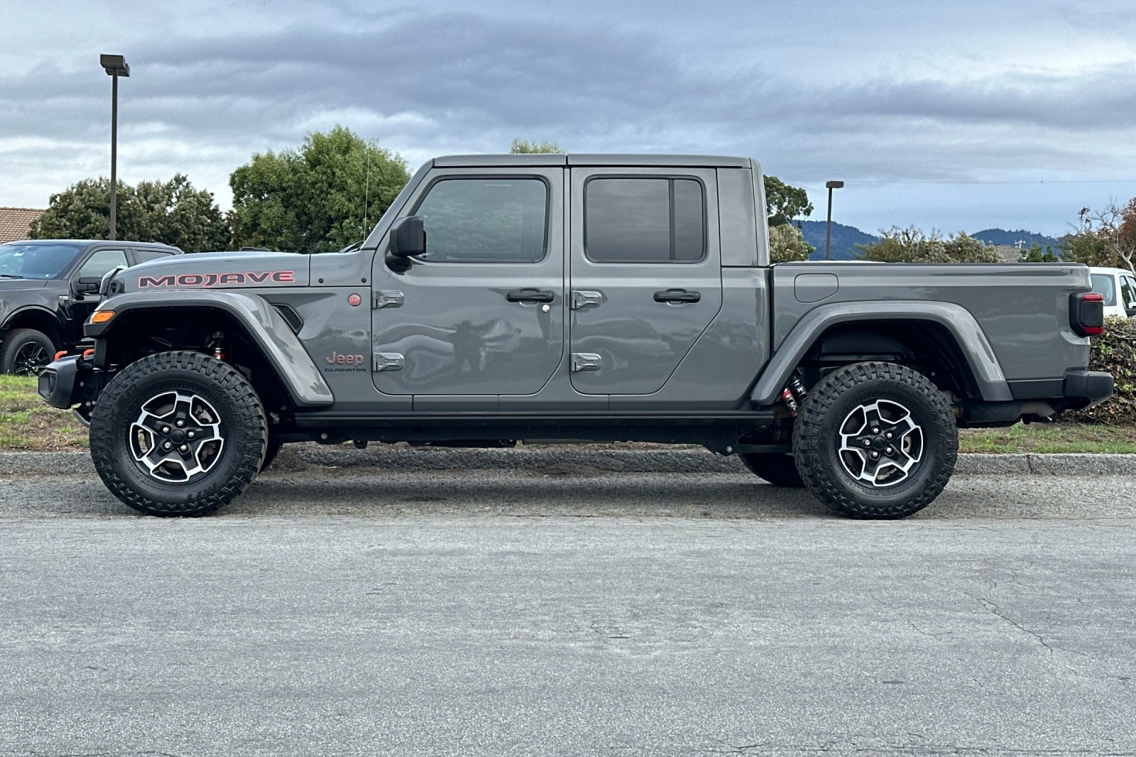 Used 2021 Jeep Gladiator Mojave image 2