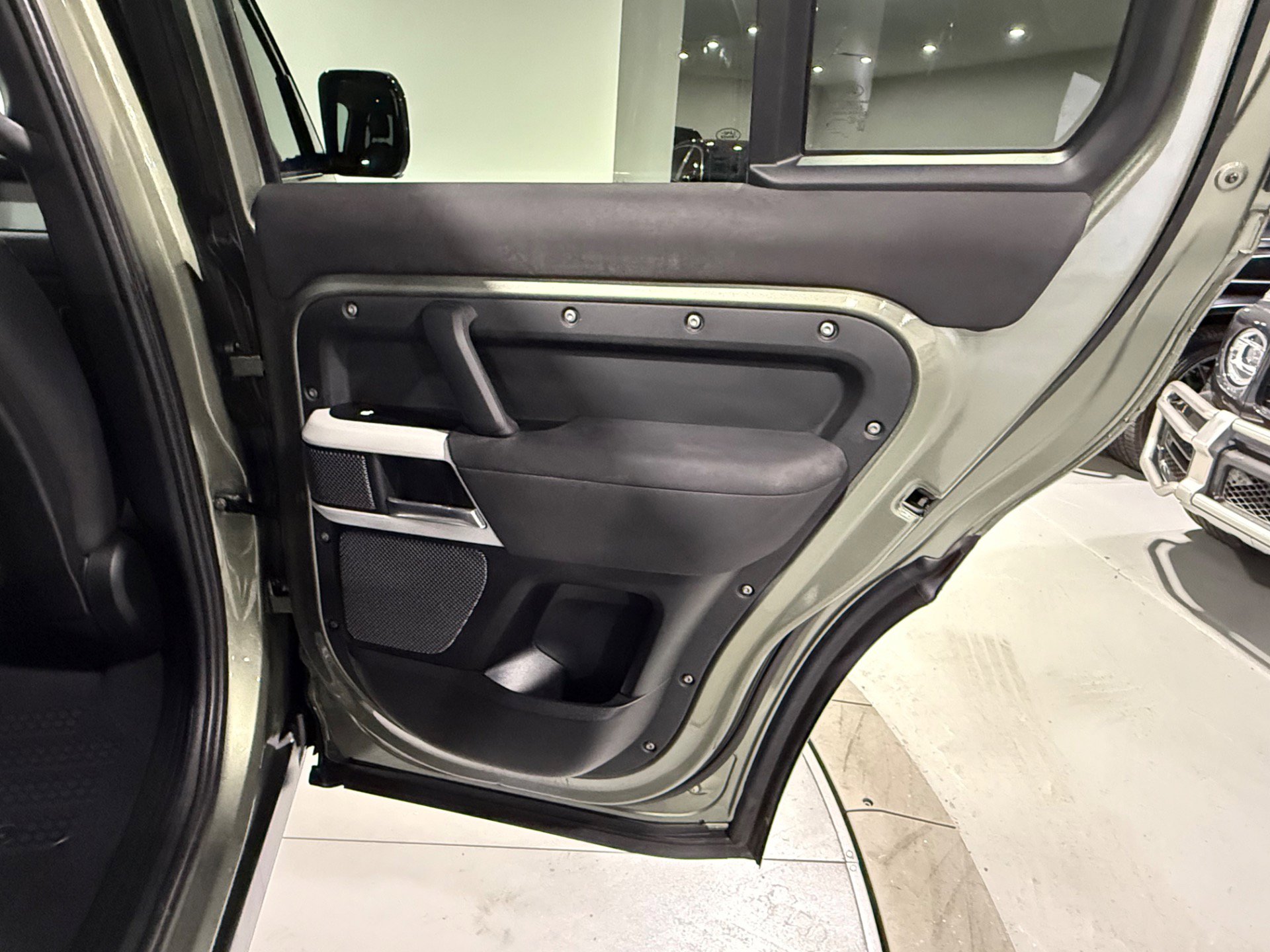 Used 2022 Land Rover Defender 110 S image 43