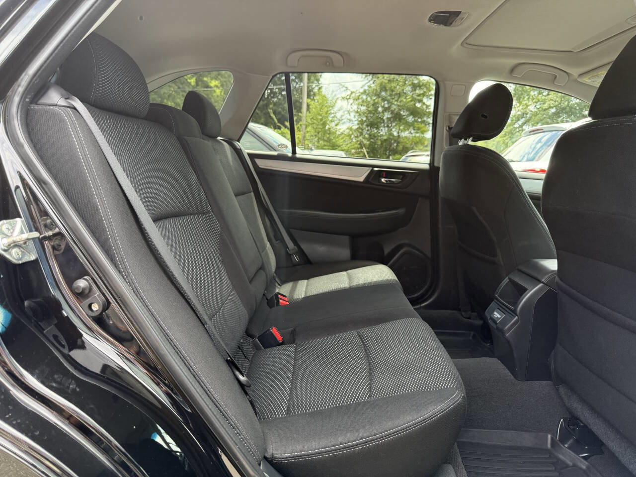 Used 2018 Subaru Outback 2.5i Premium image 15