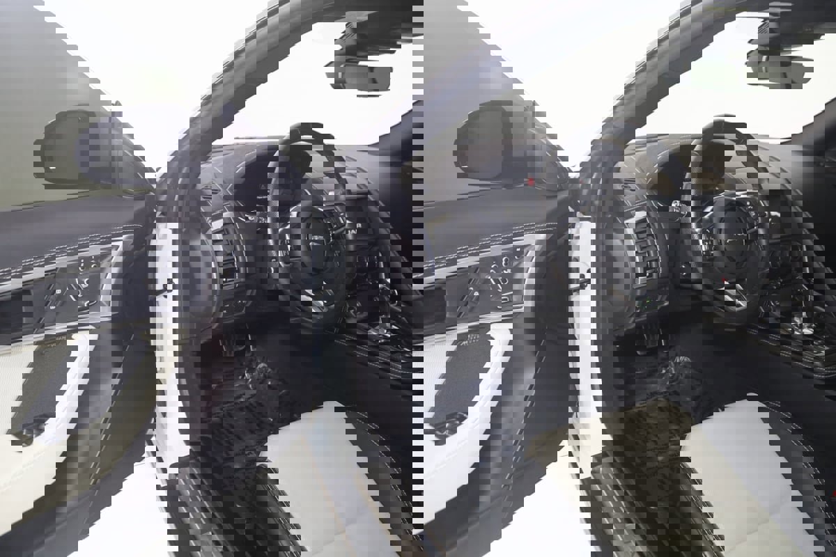 Used 2021 Jaguar F-TYPE R image 62