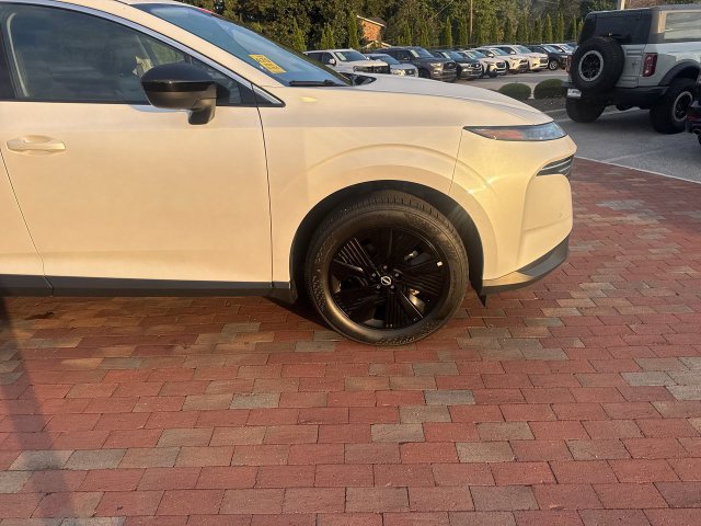 Used 2025 Nissan Murano SV AWD/4WD image 17