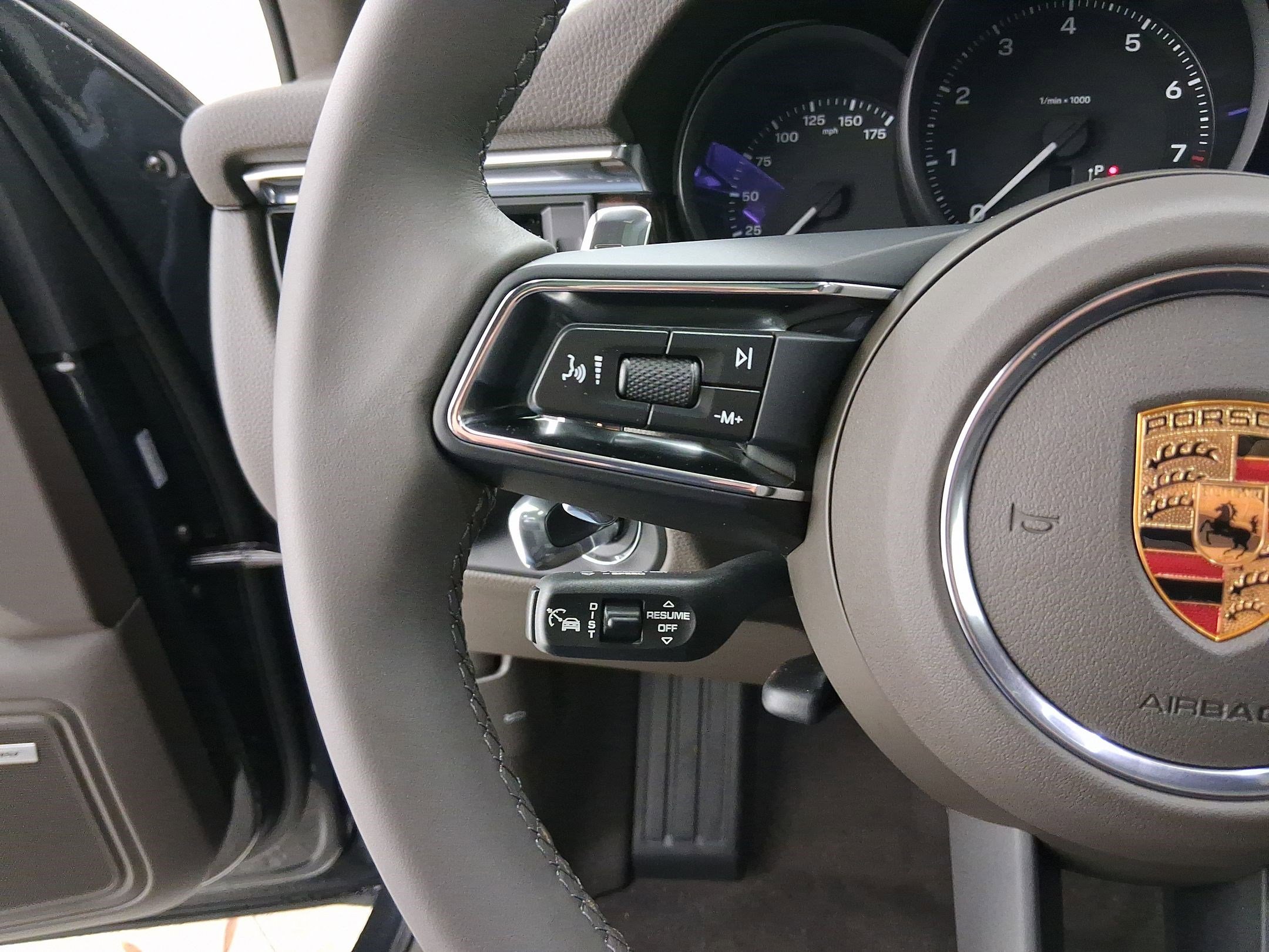 Used 2026 Porsche Macan image 15