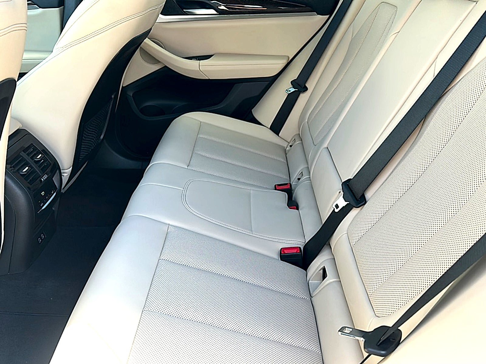Used 2024 BMW X3 sDrive30i w/ Premium Package RWD image 19