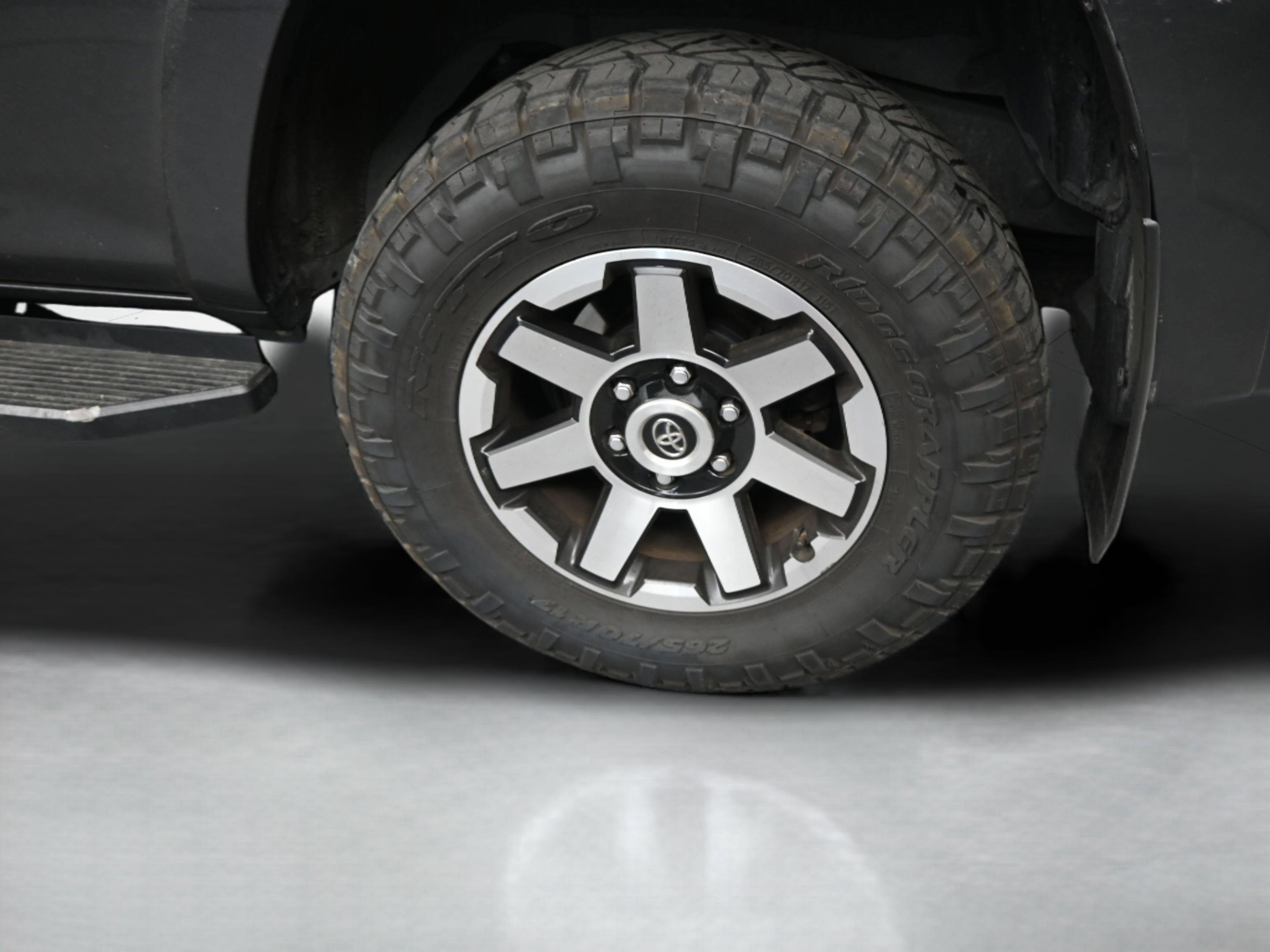 Used 2021 Toyota 4Runner SR5 image 36