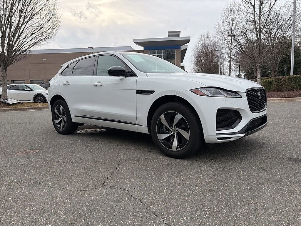 Used 2025 Jaguar F-PACE R-Dynamic S image 2