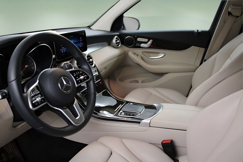 Used 2022 Mercedes-Benz GLC 300 image 21