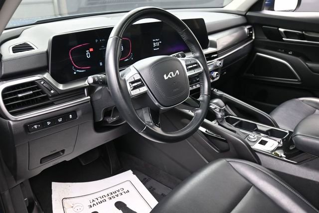 Used 2025 Kia Telluride S FWD image 14