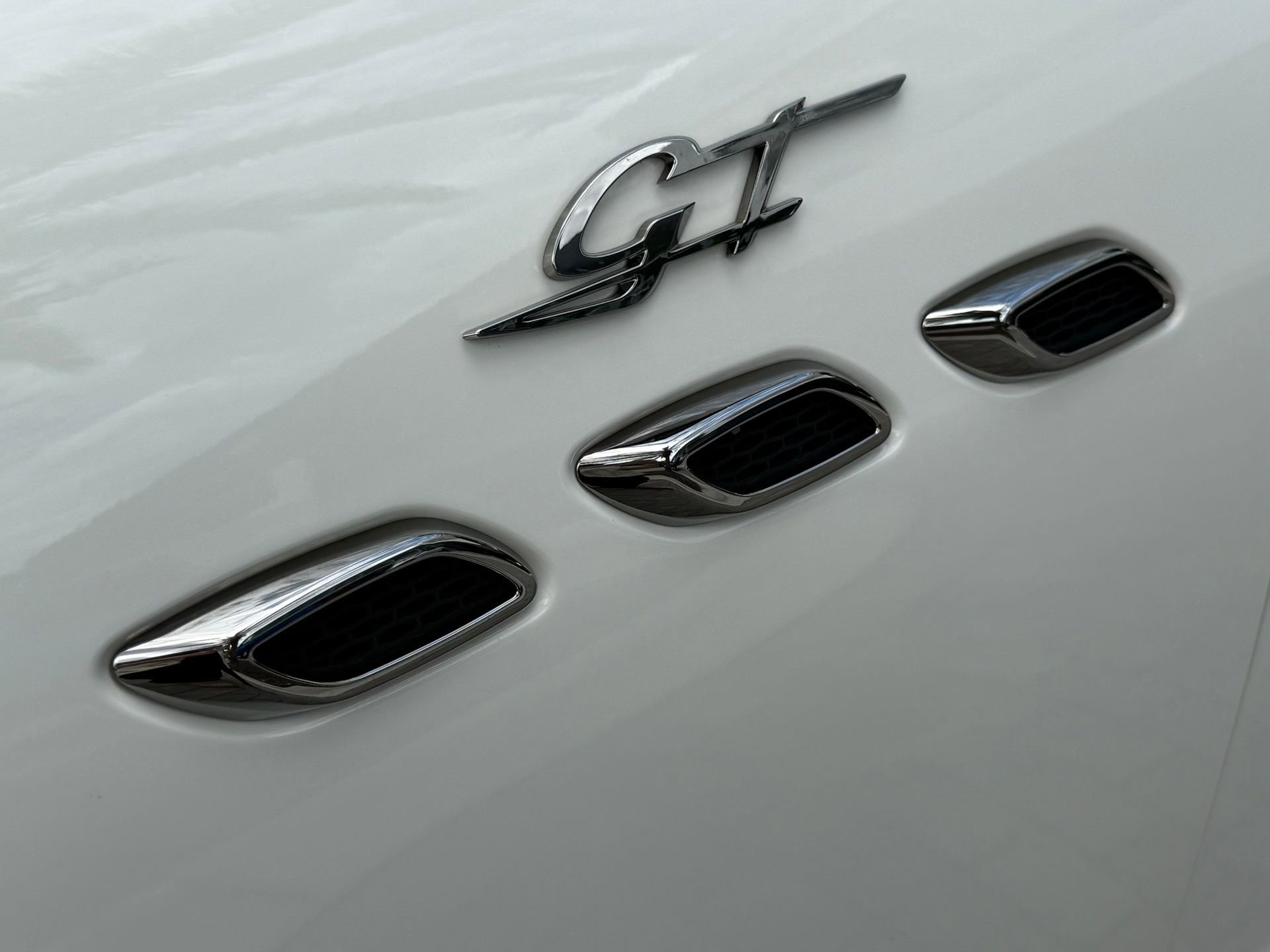 Used 2022 Maserati Levante GT image 18