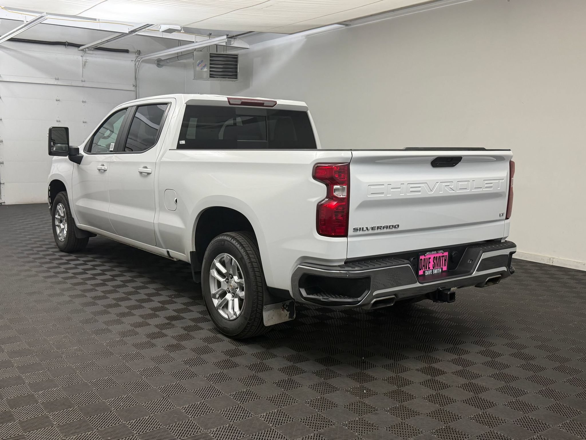 Used 2021 Chevrolet Silverado 1500 LT AWD/4WD image 3