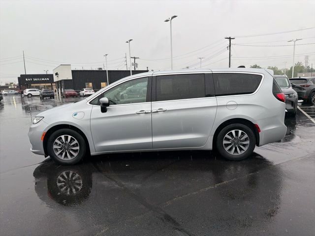 Used 2023 Chrysler Pacifica Touring-L FWD image 16