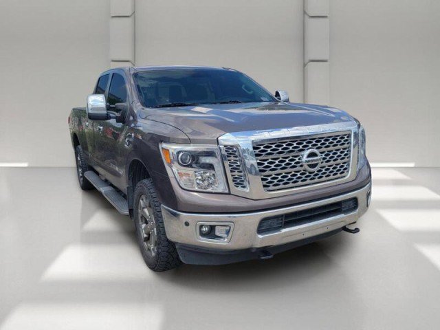 Used 2018 Nissan Titan SL w/ Chrome Package AWD/4WD image 3