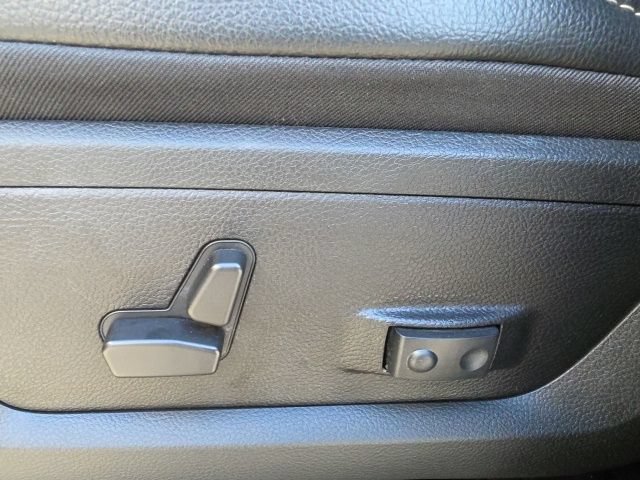 Used 2026 RAM 2500 Laramie AWD/4WD image 7