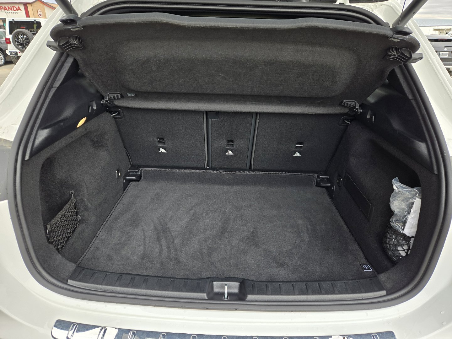 Used 2025 Mercedes-Benz GLA 250 4MATIC image 10