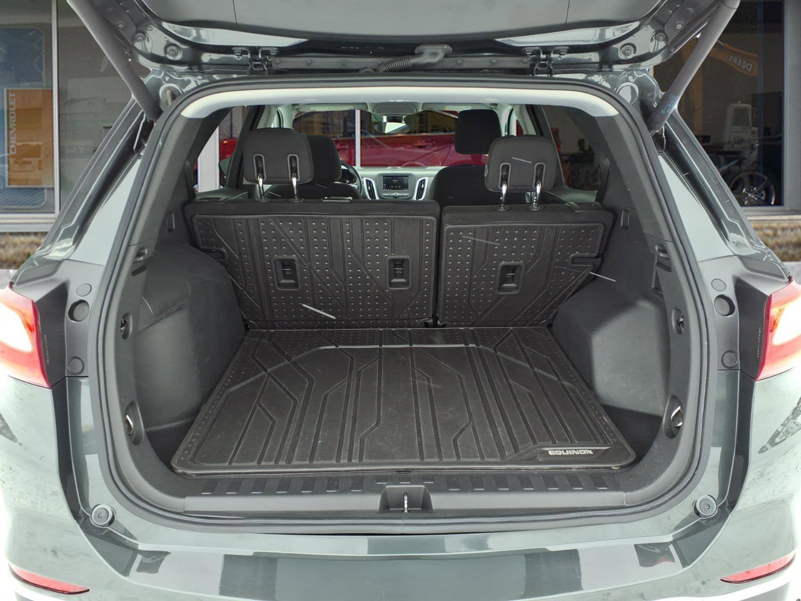 Used 2020 Chevrolet Equinox LT w/ Driver Convenience Package image 5