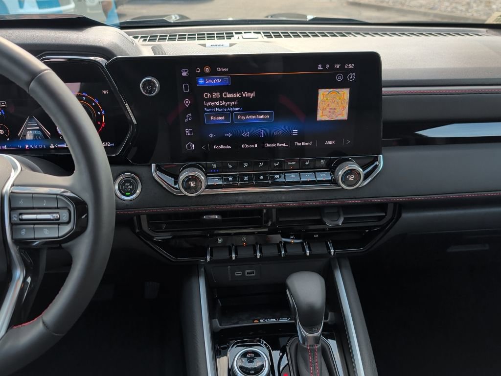 Used 2025 Chevrolet Colorado Z71 w/ Midnight Edition image 19