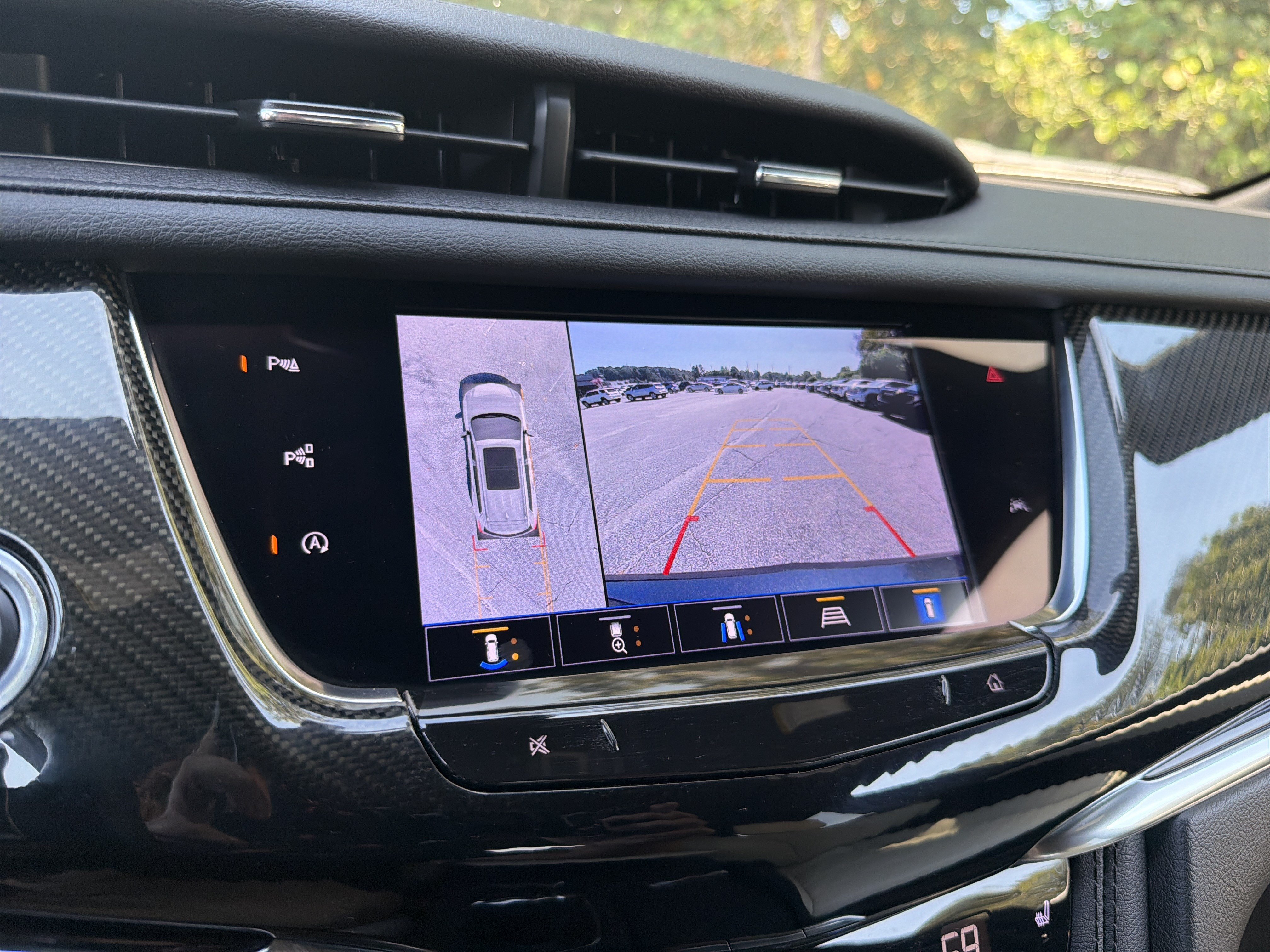 Used 2023 Cadillac XT6 Sport w/ Technology Package AWD/4WD image 26