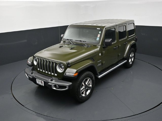 Used 2022 Jeep Wrangler Unlimited Sahara w/ LED Lighting Group AWD/4WD image 14