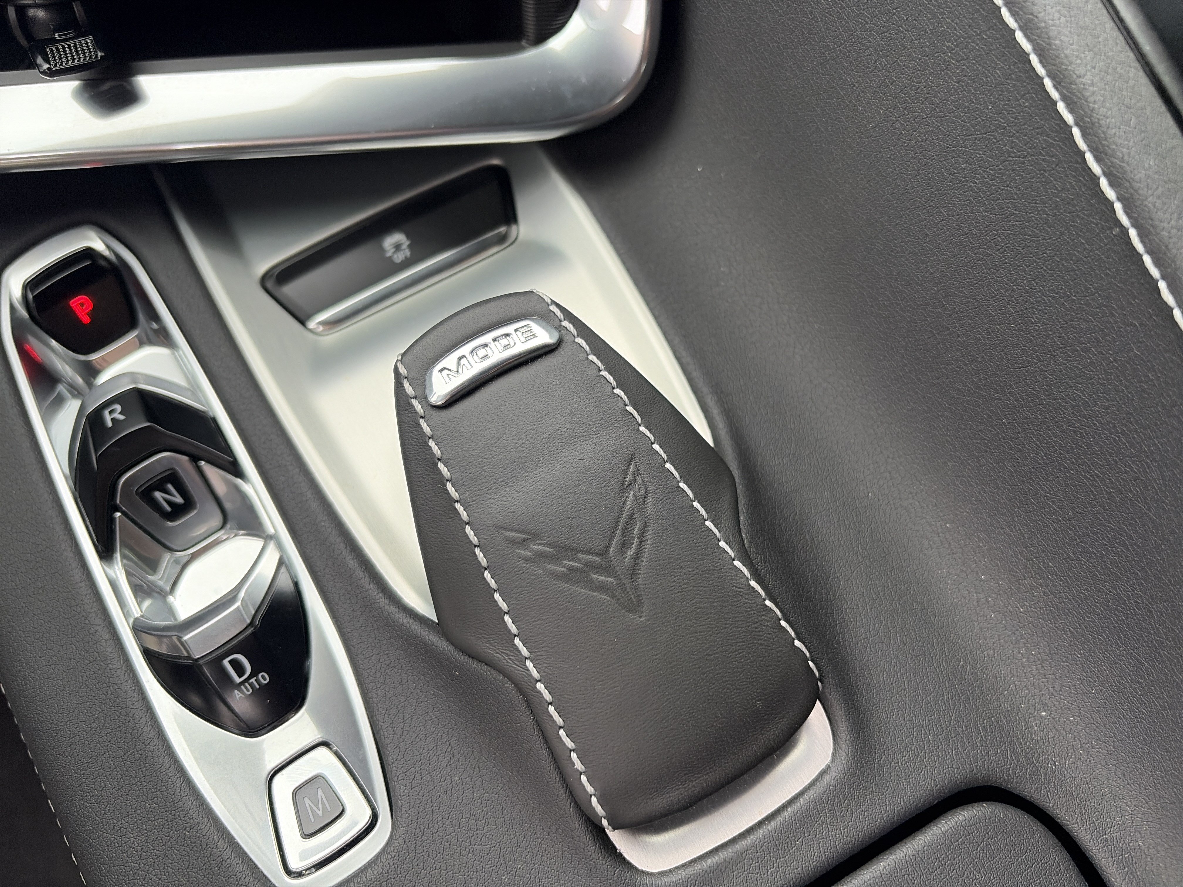 Used 2020 Chevrolet Corvette Stingray Coupe w/ 1LT RWD image 38