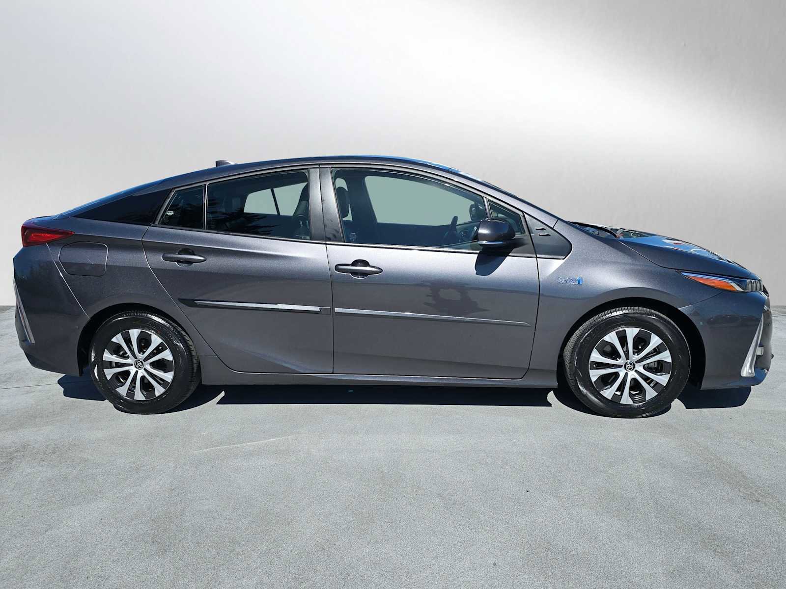 Certified 2022 Toyota Prius Prime Limited image 2