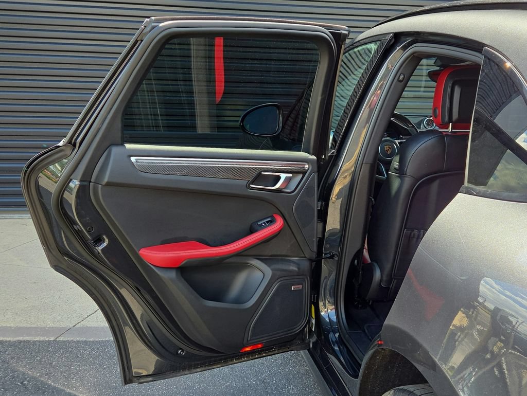 Certified 2018 Porsche Macan GTS AWD/4WD image 18