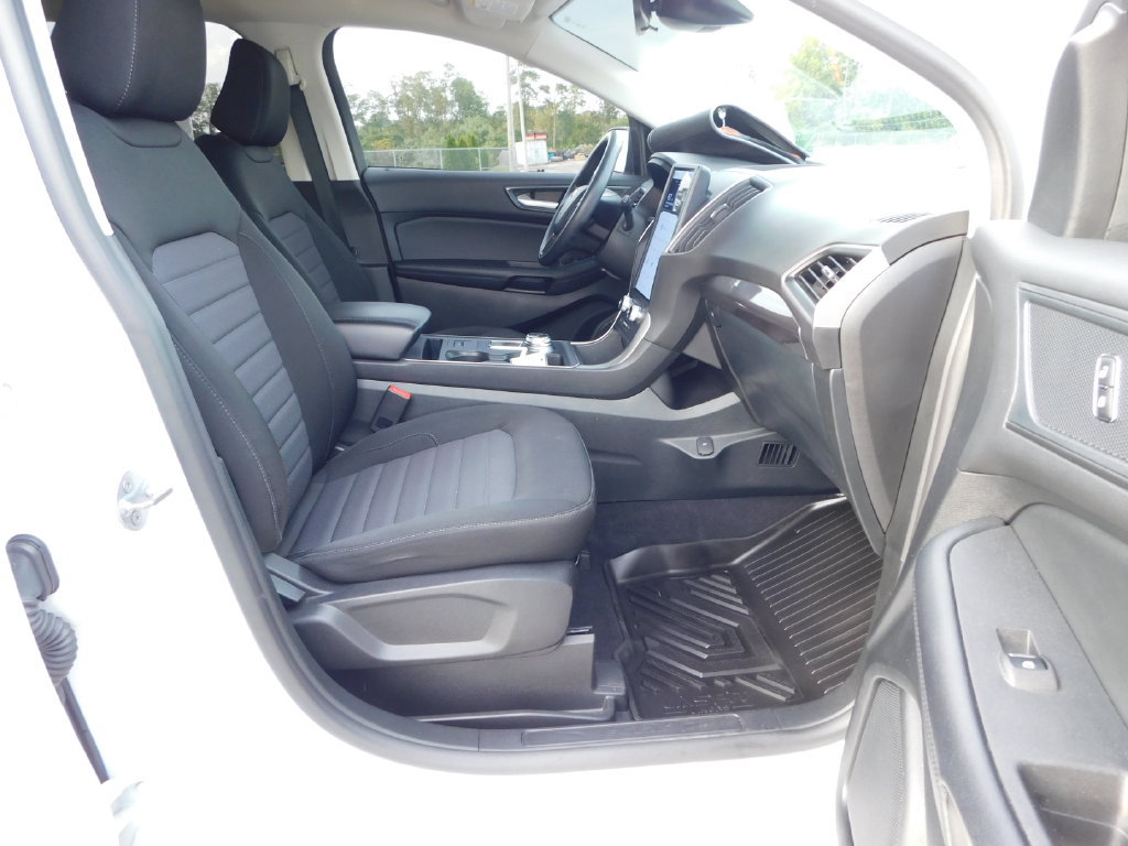 Used 2024 Ford Edge SE AWD/4WD image 16