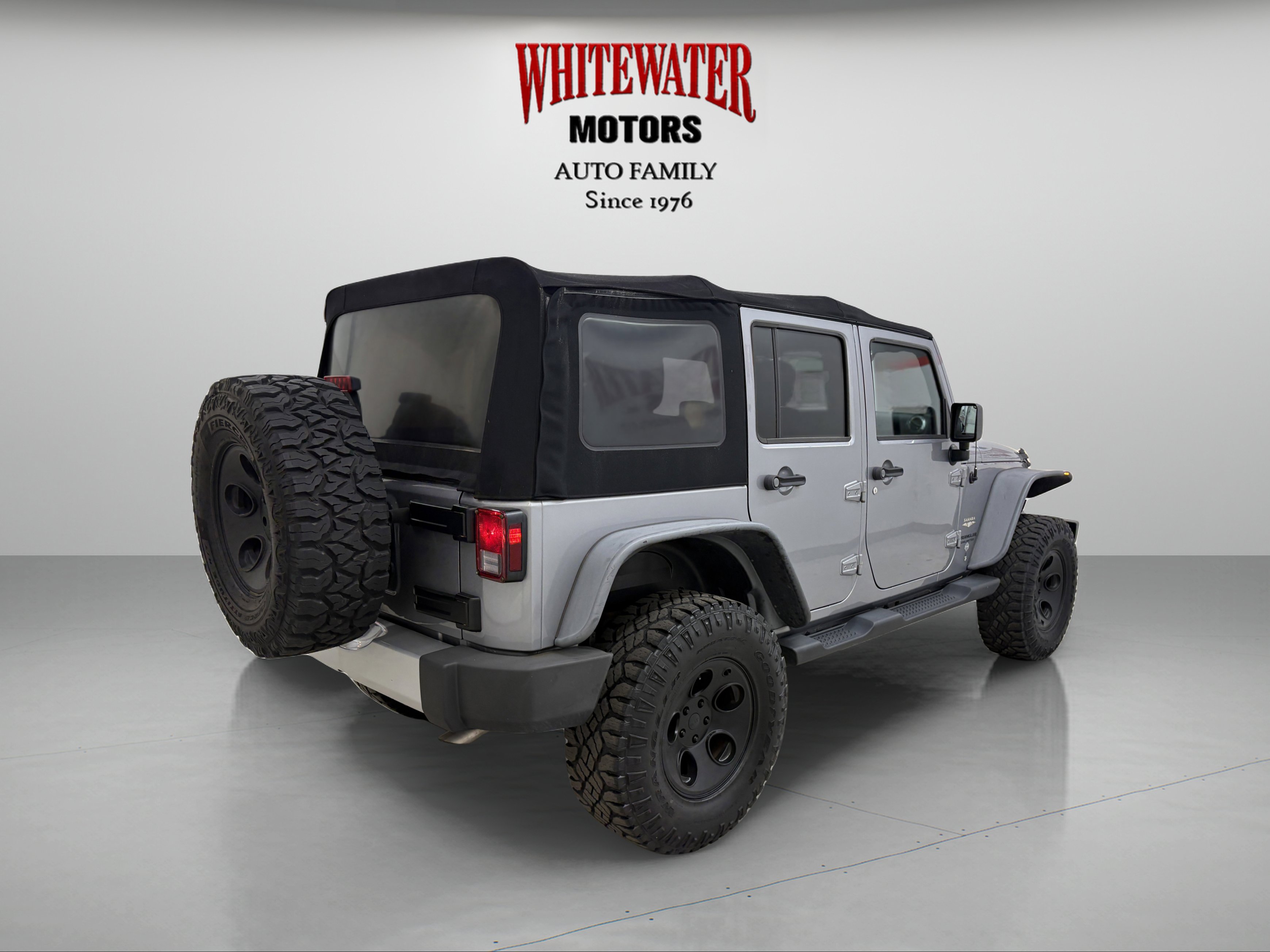 Used 2014 Jeep Wrangler Unlimited Sahara w/ Connectivity Group image 4