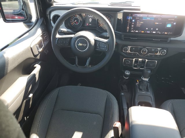 New 2025 Jeep Gladiator Sport AWD/4WD image 17