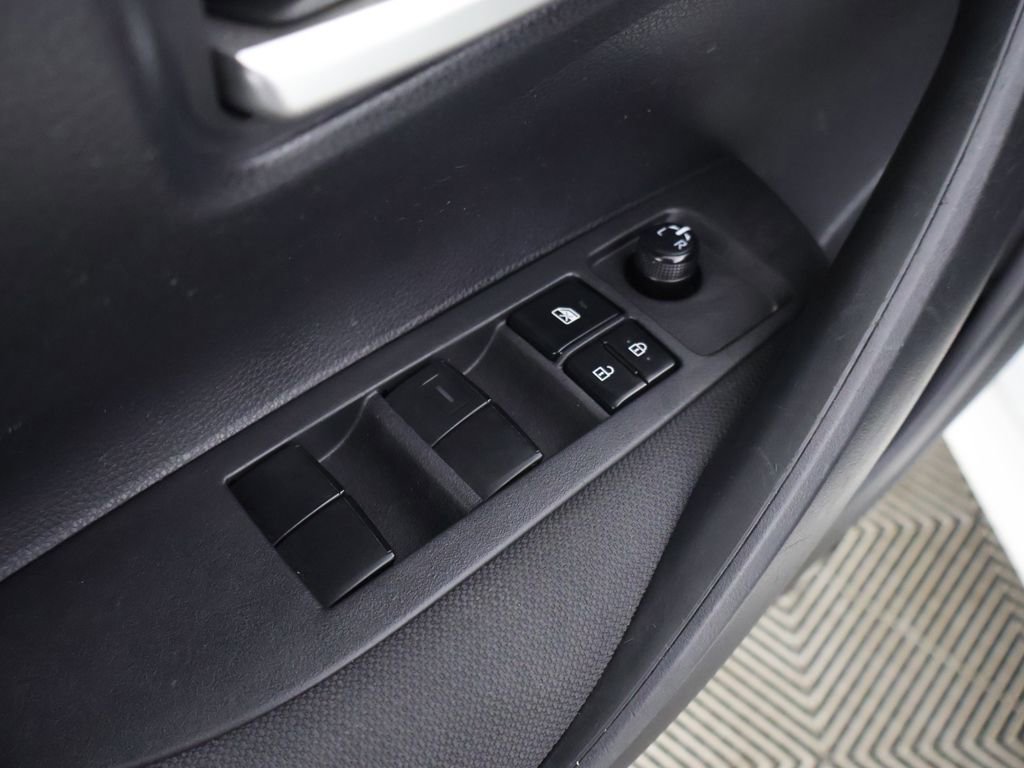 Used 2020 Toyota Corolla LE w/ Carpet Mat Package (TMS) image 34