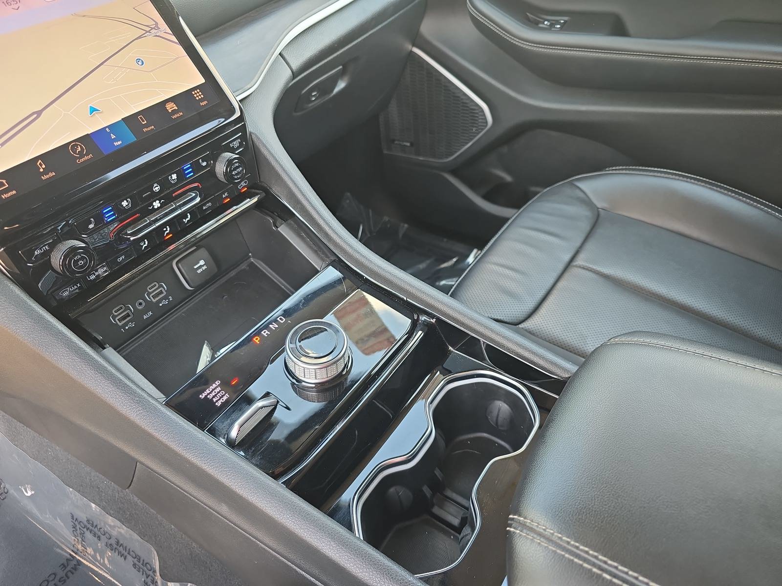 Used 2023 Jeep Grand Cherokee Limited w/ Luxury Tech Group II AWD/4WD image 25