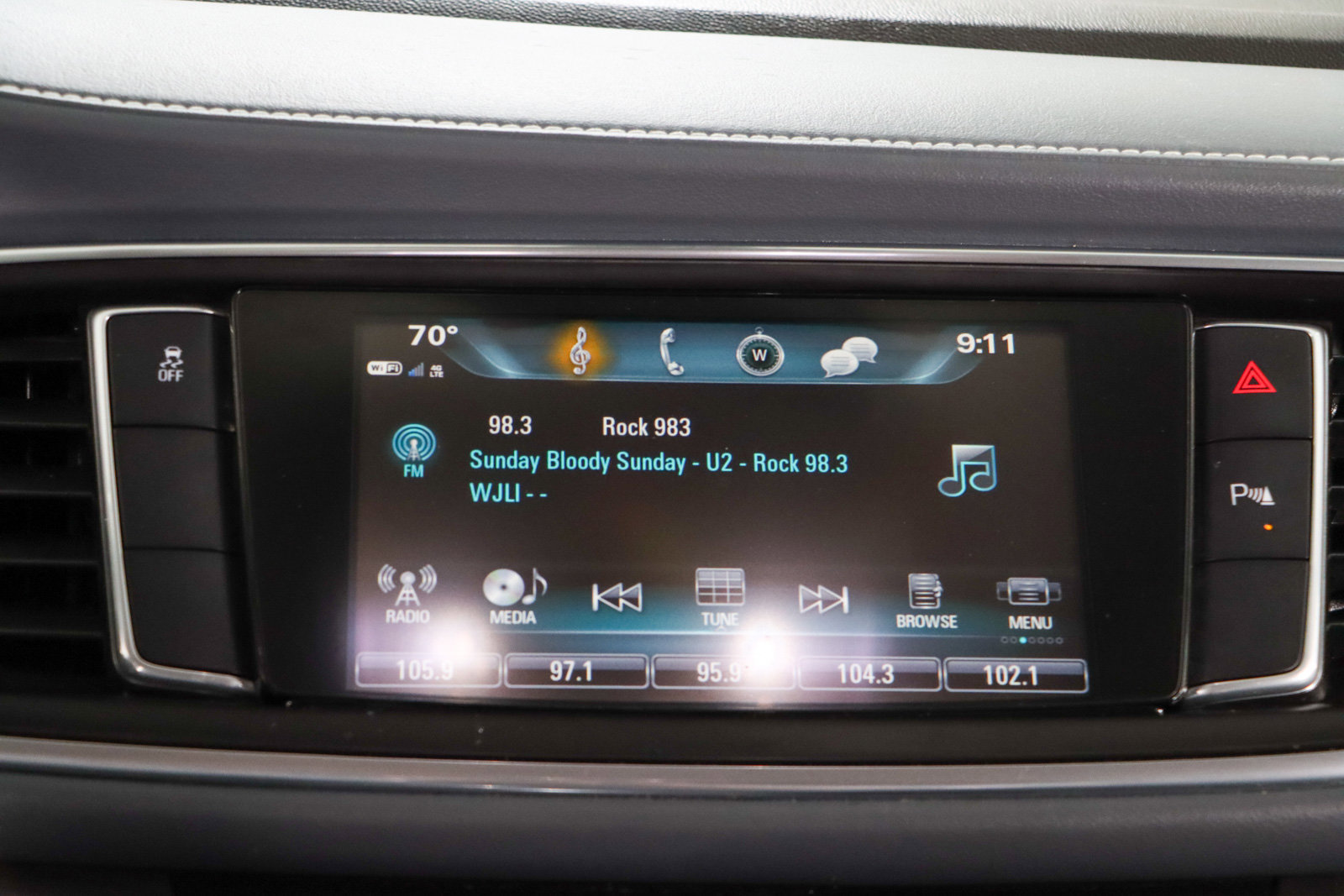 Used 2019 Buick Enclave Essence image 19