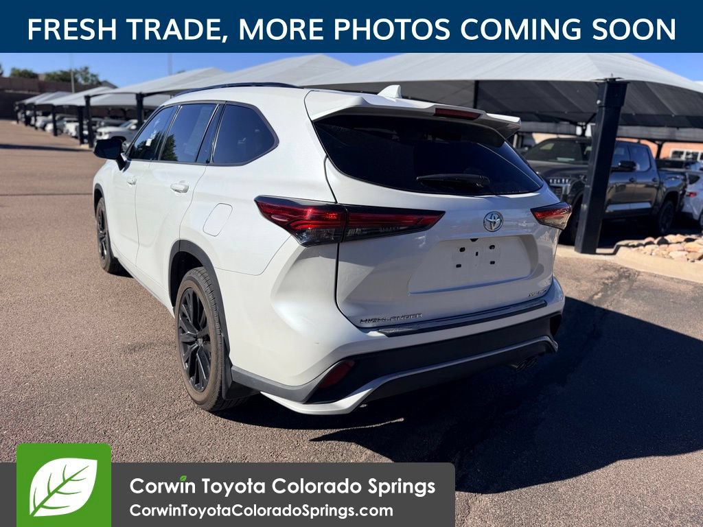 Used 2023 Toyota Highlander XSE AWD/4WD image 6