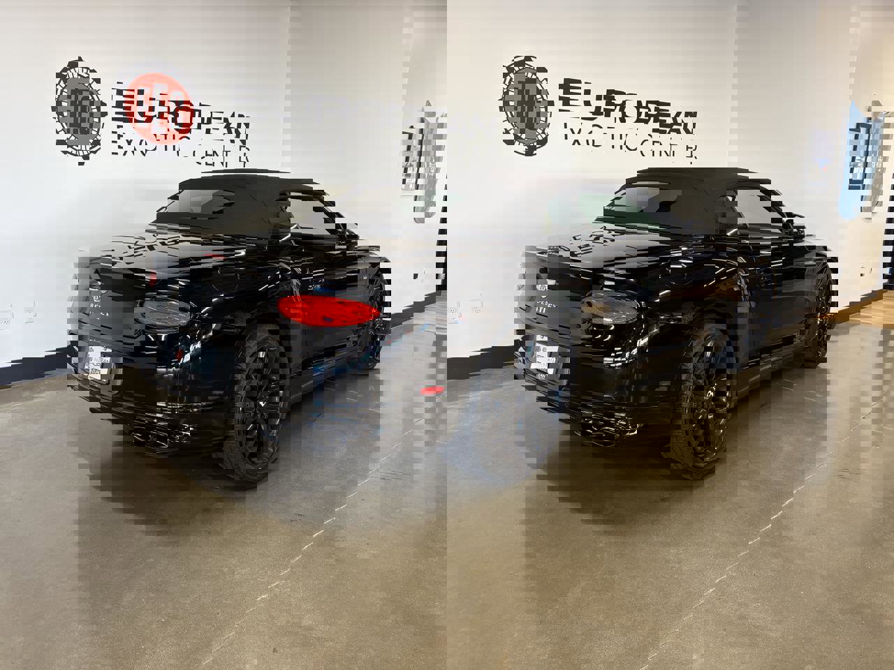 Used 2021 Bentley Continental GT image 34