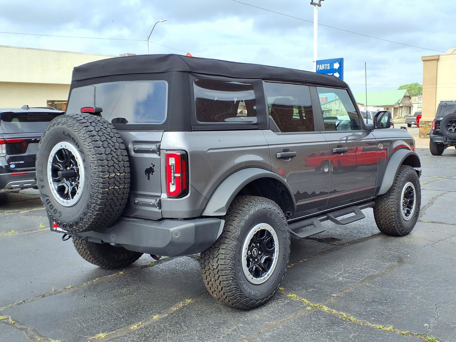 Used 2024 Ford Bronco Wildtrak AWD/4WD image 2