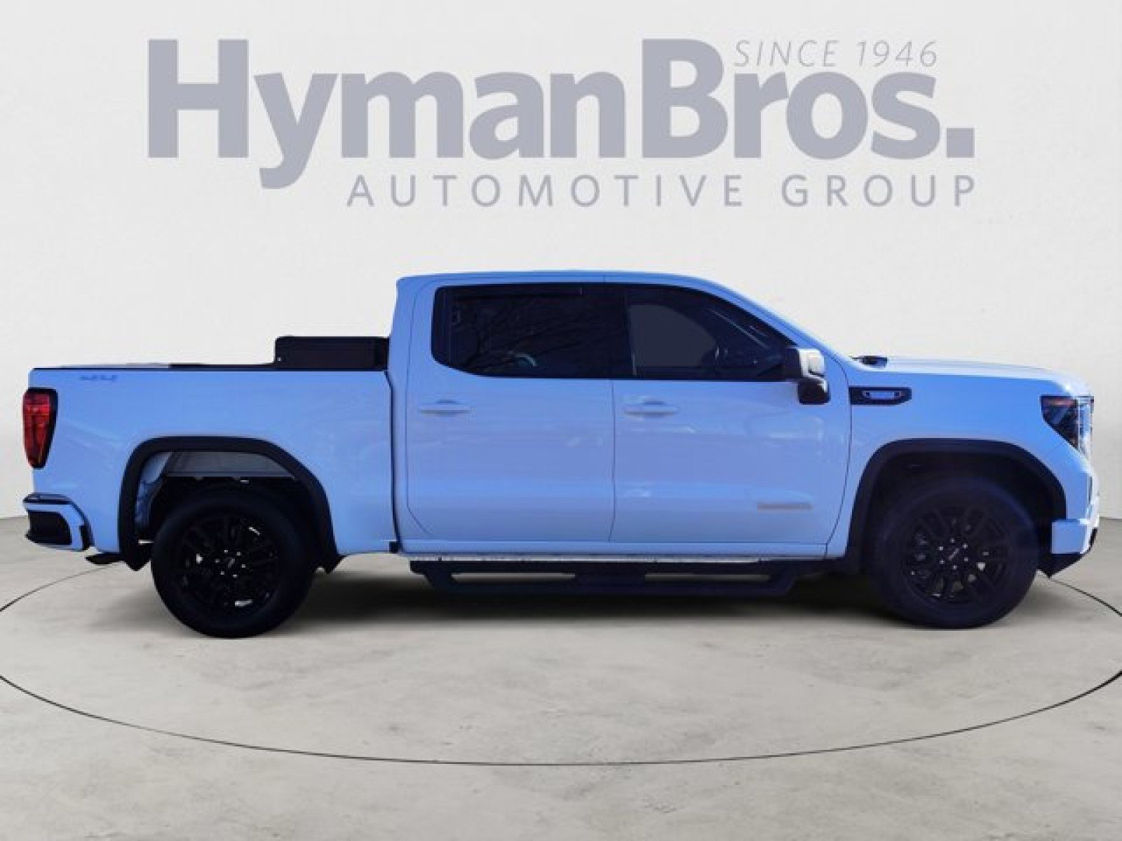 Used 2023 GMC Sierra 1500 Elevation AWD/4WD image 2