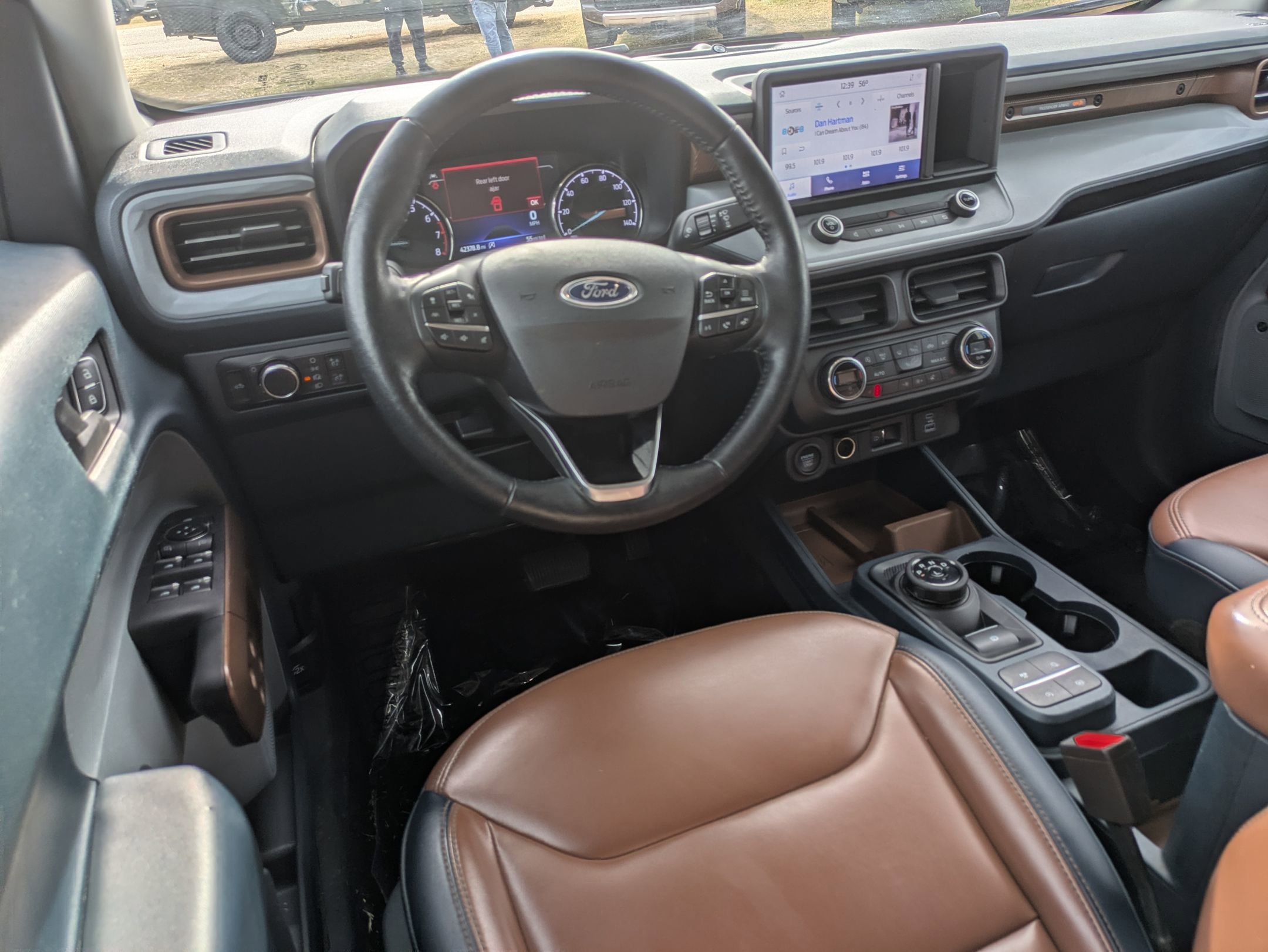 Used 2022 Ford Maverick Lariat w/ Lariat Luxury Package image 28