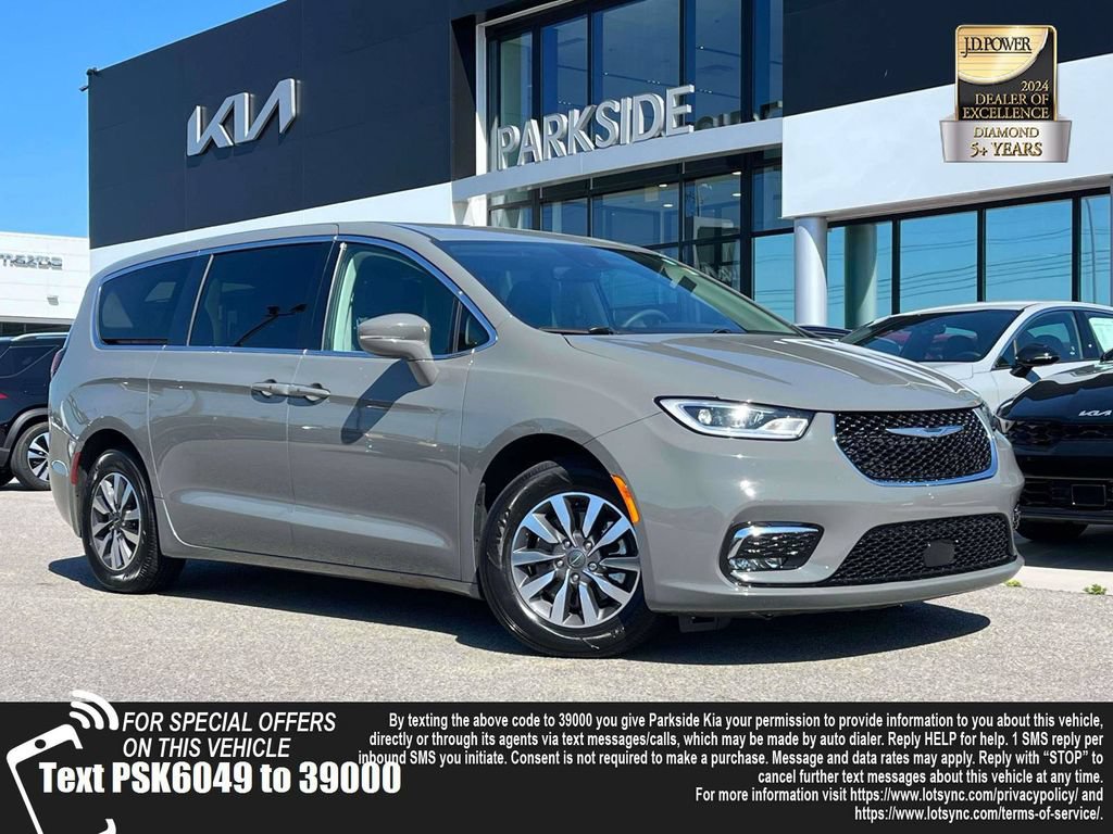 Used 2022 Chrysler Pacifica Touring-L