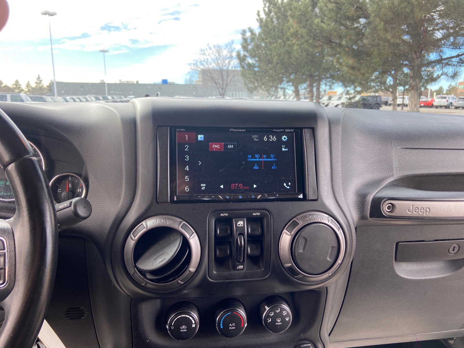 Used 2018 Jeep Wrangler Unlimited Sport S image 28