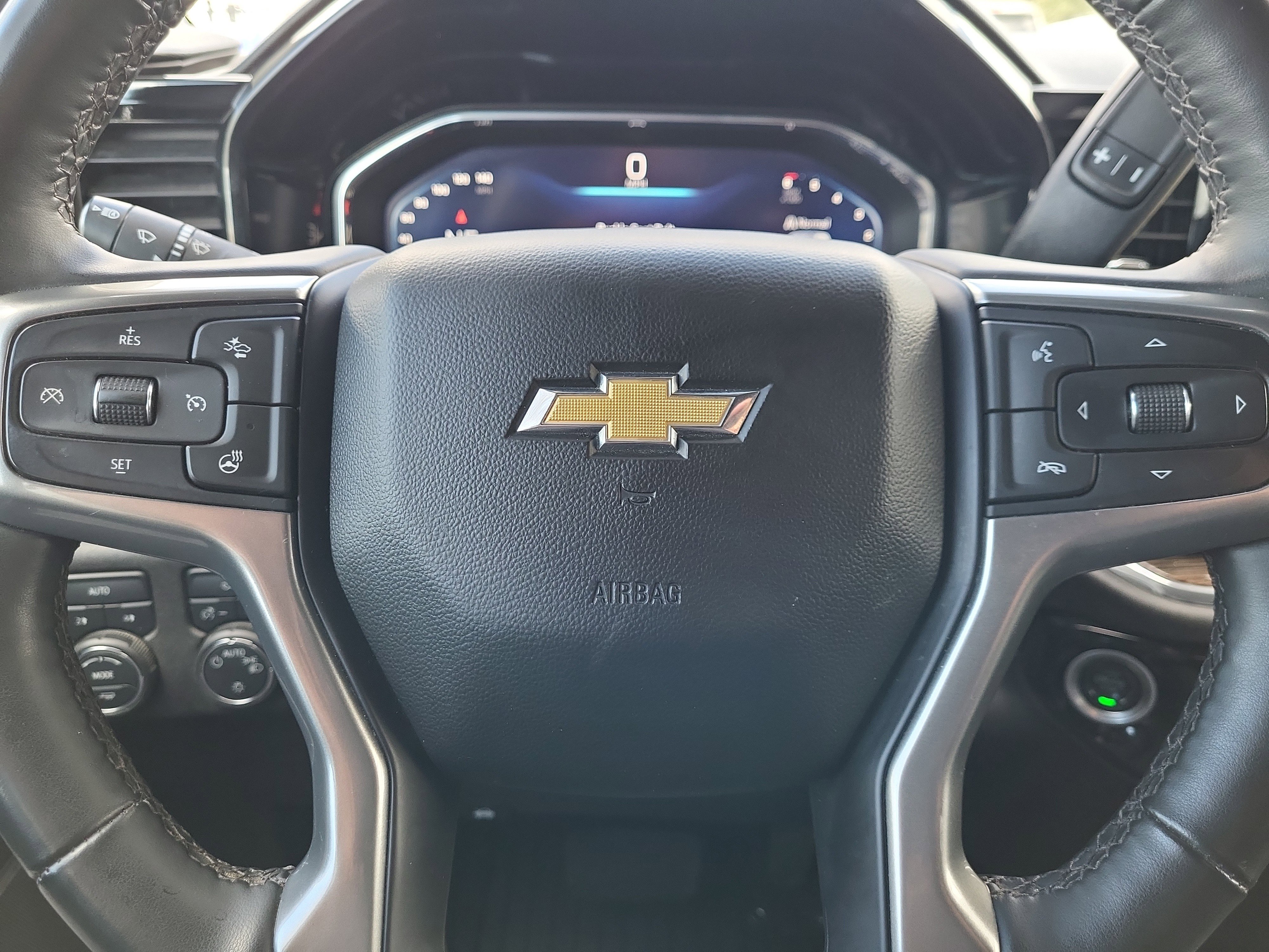 Used 2025 Chevrolet Silverado 1500 LT image 8