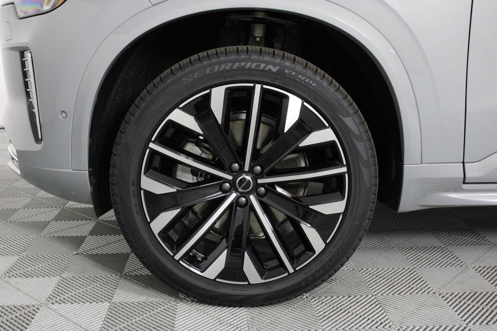 New 2026 Volvo XC90 B6 Ultra w/ Protection Package AWD/4WD image 13