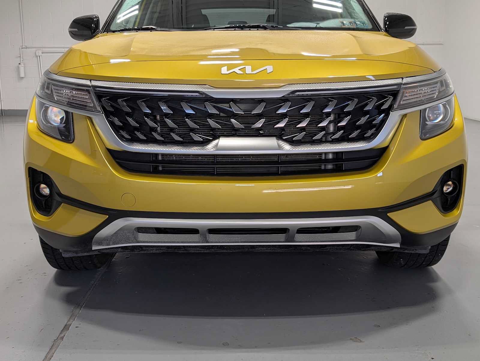 Certified 2023 Kia Seltos Nightfall Edition AWD/4WD image 2