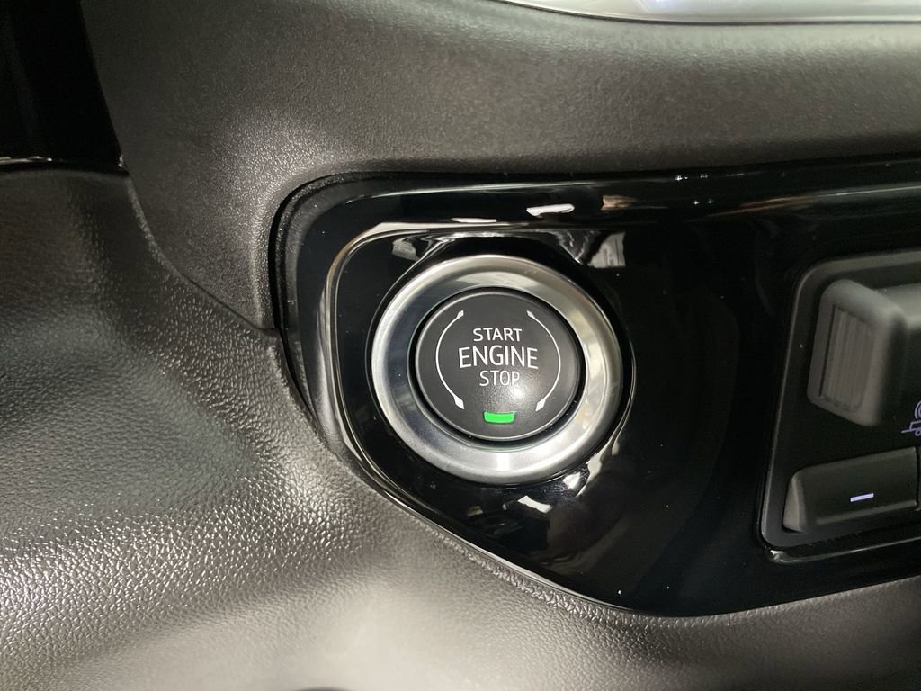 Used 2025 GMC Sierra 1500 SLT image 16