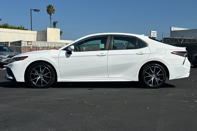Used 2024 Toyota Camry SE FWD image 7