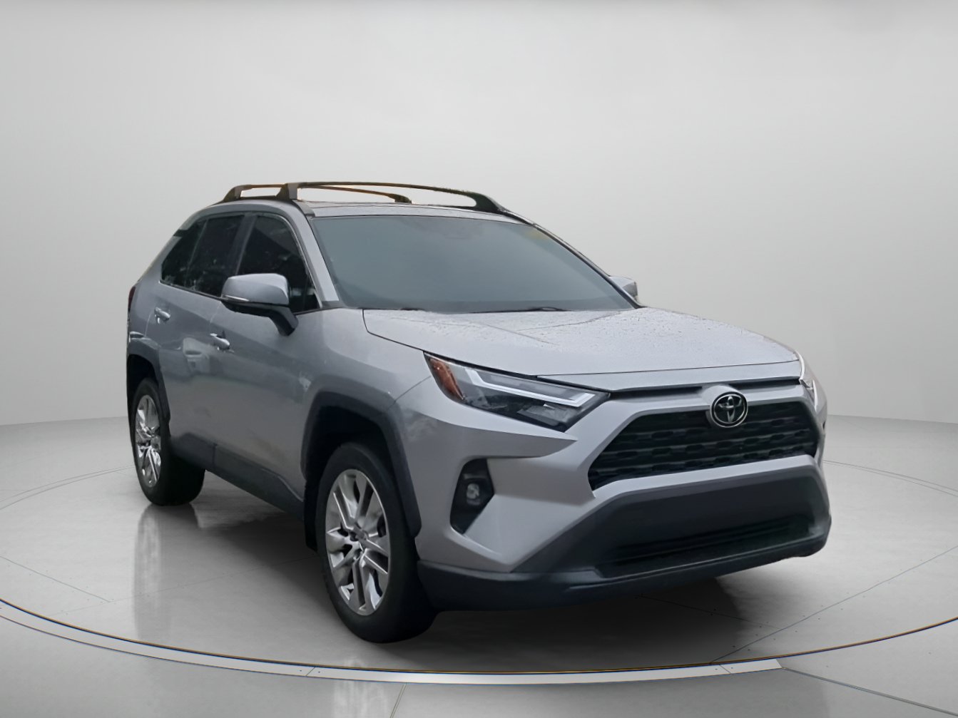 Used 2025 Toyota RAV4 XLE Premium w/ Weather Package FWD image 4