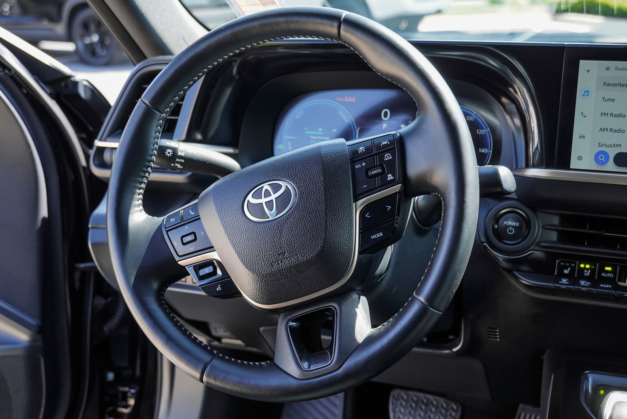 Used 2025 Toyota Crown AWD/4WD image 32