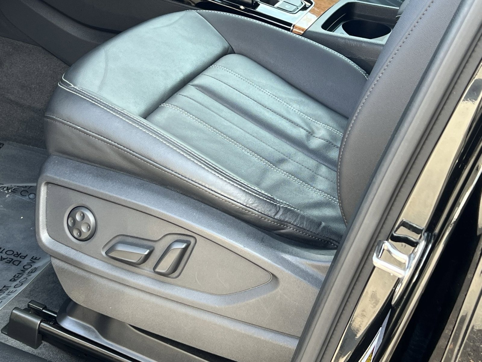 Used 2023 Audi Q5 2.0T Premium w/ Convenience Package image 12