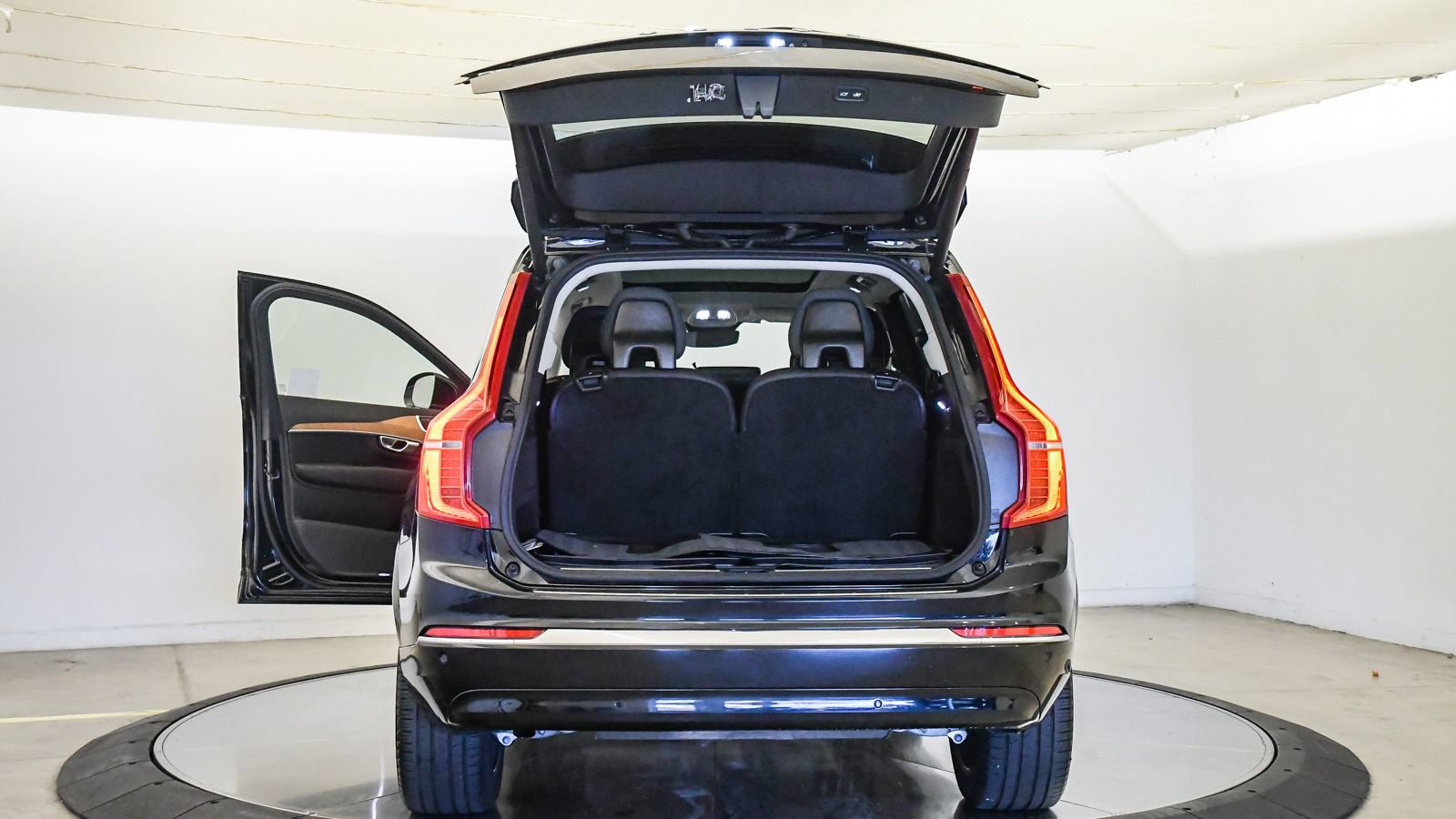 Certified 2024 Volvo XC90 B6 Plus w/ Protection Package Premier AWD/4WD image 26