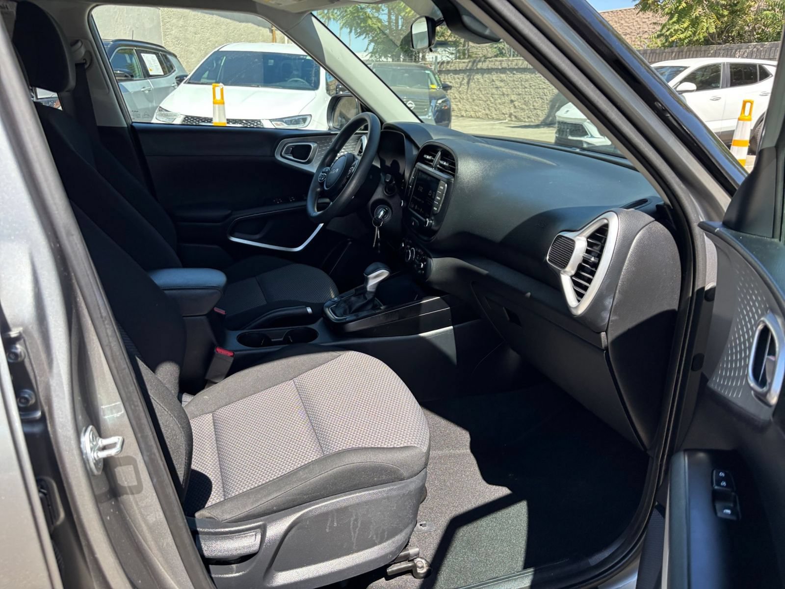 Used 2025 Kia Soul LX w/ LX Technology Package FWD image 33
