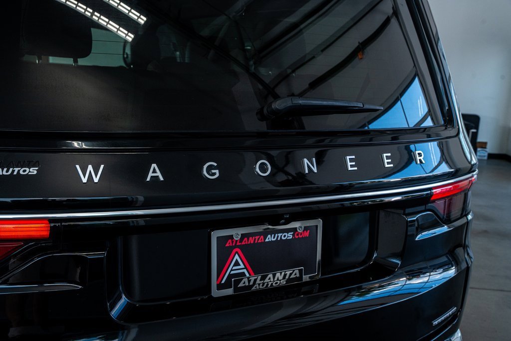 Used 2023 Jeep Wagoneer Series III w/ Preferred Equipment Group image 26