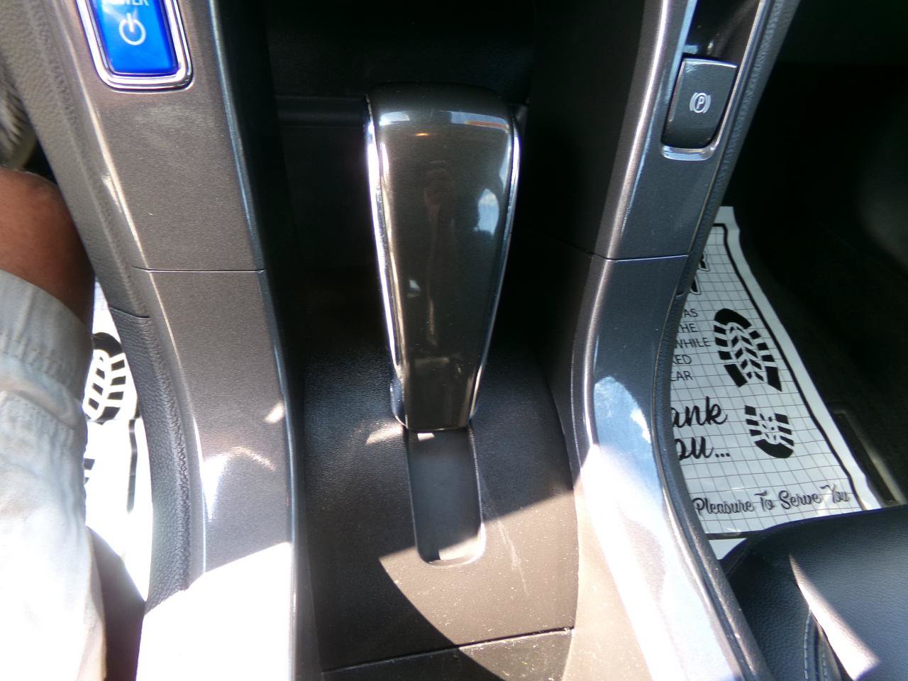 Used 2014 Chevrolet Volt Premium w/ Premium Trim Package FWD image 17